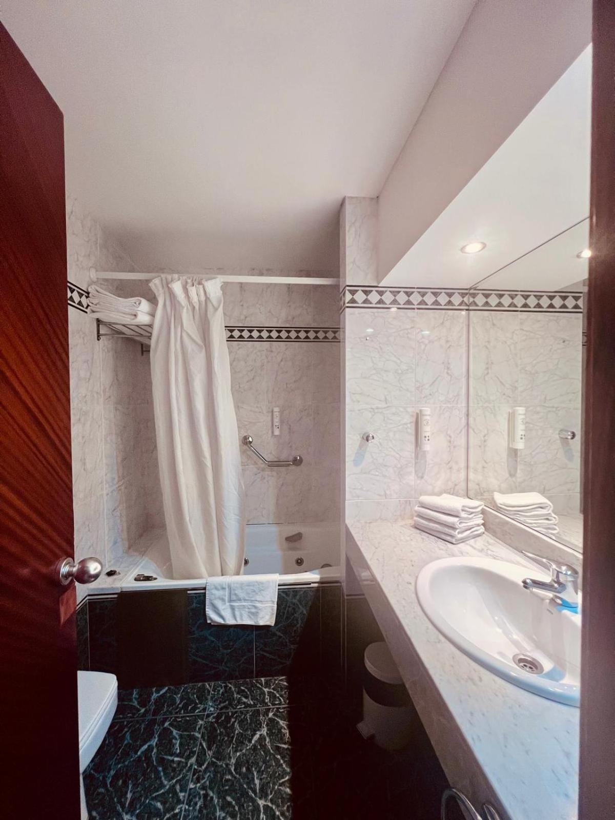 Hotel Itc Ciudad De Haro Extérieur photo