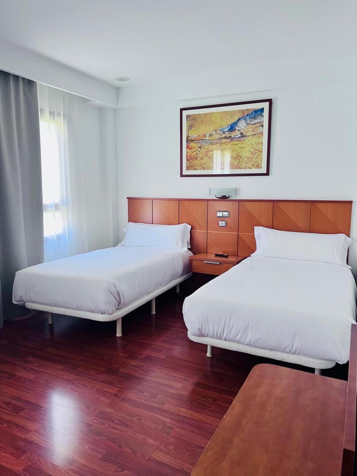 Hotel Itc Ciudad De Haro Extérieur photo